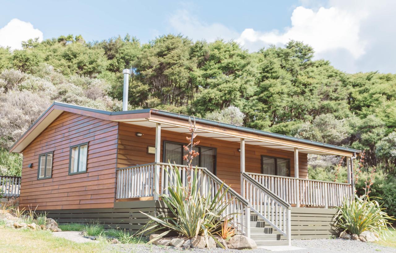 Tangiaro Retreat Villa Port Charles Buitenkant foto